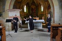 Zahajovací červnový koncert v dolínském kostele v podání Tria Consortia.