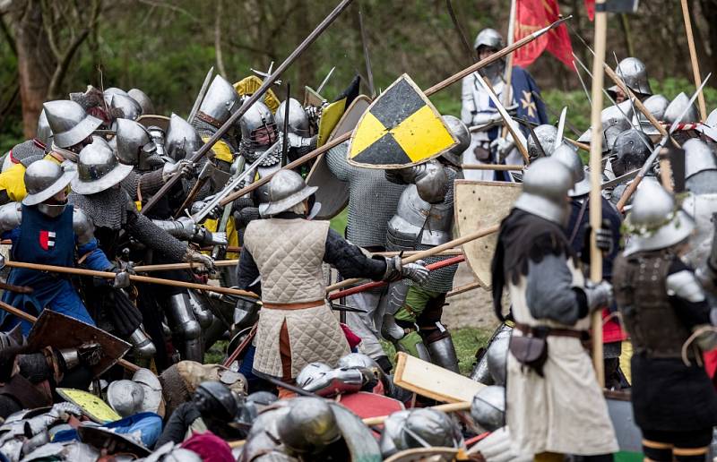 Z historické bitvy v Libušíně na Kladensku. Zúčastnilo se jí 2500 šermířů ze střední Evropy a Chorvatska.