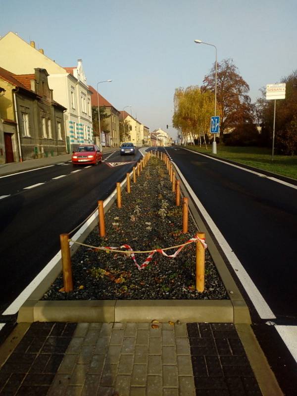 Ulice Cyrila Boudy už průjezdná a na Edvarda Beneše práce vrcholí.