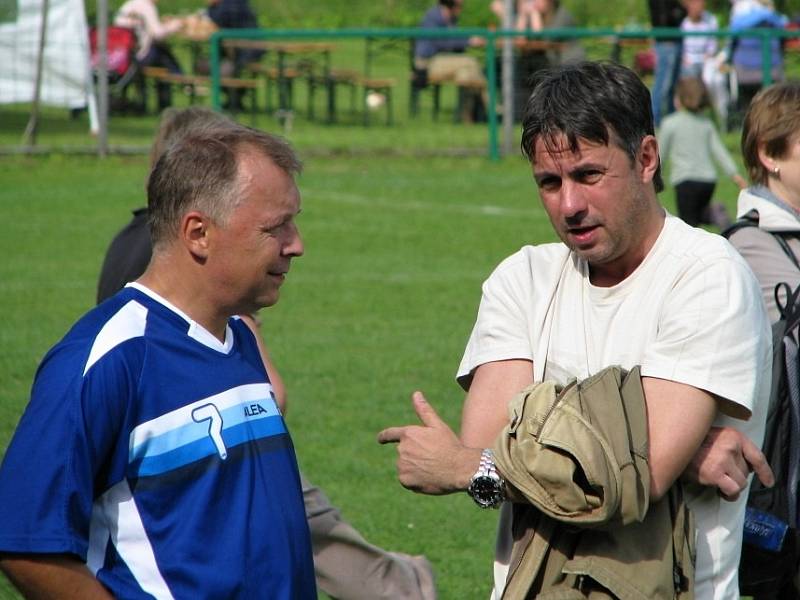 Sokol Zákolany slavil 100 let trvání. Moderovala zdejší celebrita Bára Štěpánová, přítomny byly také Ivan Hlas či elitní fotbalisté minulosti Ivan Hašek nebo Ladislav Vízek a jeho Kozlovna. 