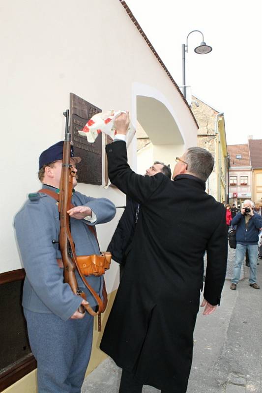 Pamětní desku věnovali obětem velké války.