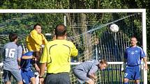 Velká Dobrá - Kladno B 2:3, zákrok Dobrou zkoušeného gólmana Závory