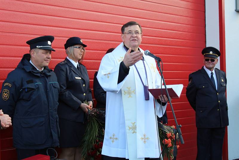 Při slavnostním otevření zbrojnice byla představena také nová Tatra Terrno.