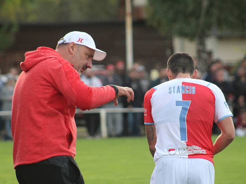 Třetiligový Slovan Velvary přivítal v rámci MOL Cupu mistrovskou Slavii Praha.