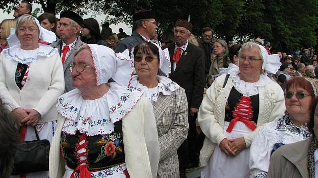 Terezínské tryzny se zúčastnili i bojovníci za svobodu a baráčníci z Kladenska i Slánska