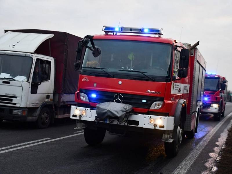 Nehoda na silnici číslo I/16 u Velvar.