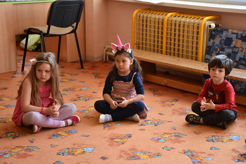 Děti v mateřské škole v ulici Cyrila Boudy ve Slaném.