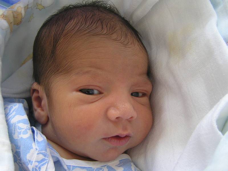 Patrik Rác, Louny, 6. 7. 2008, váha 3,13 kg, míra 49 cm, rodiče Jana a Robert Rácovi (porodnice Slaný).