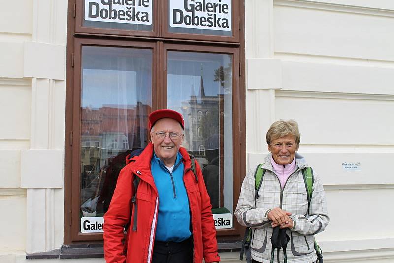 Start pochodu v sobotu ve slánské Galerii Dobeška.