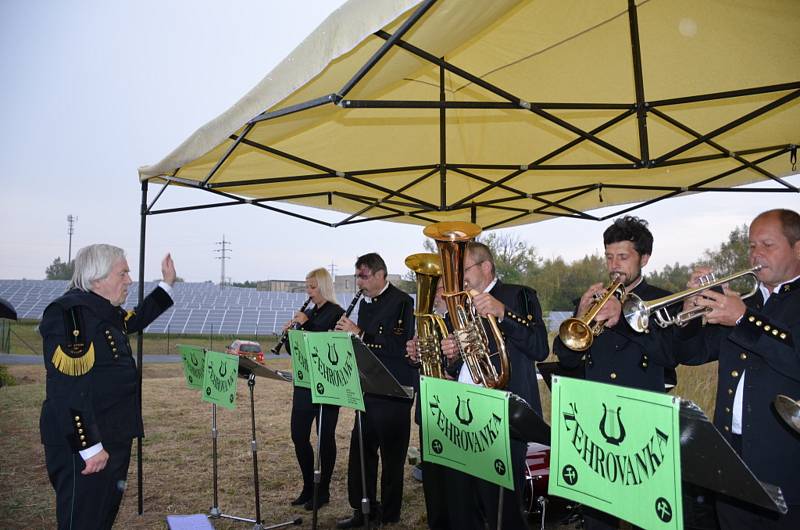 Odhalení památníku obětem důlního neštěstí v Tuchlovicích.