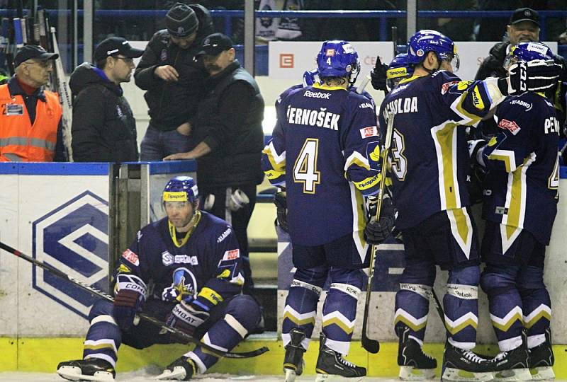 Thriller vyjasnil Jágrův šik // Rytíři Kladno – HC ČSOB Pojišťovna Pardubice 5:4, hráno 19. 12. 2012