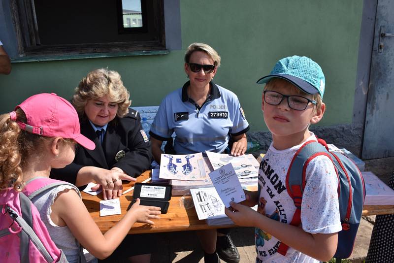 Den otevřených dveří a polní den na farmě.