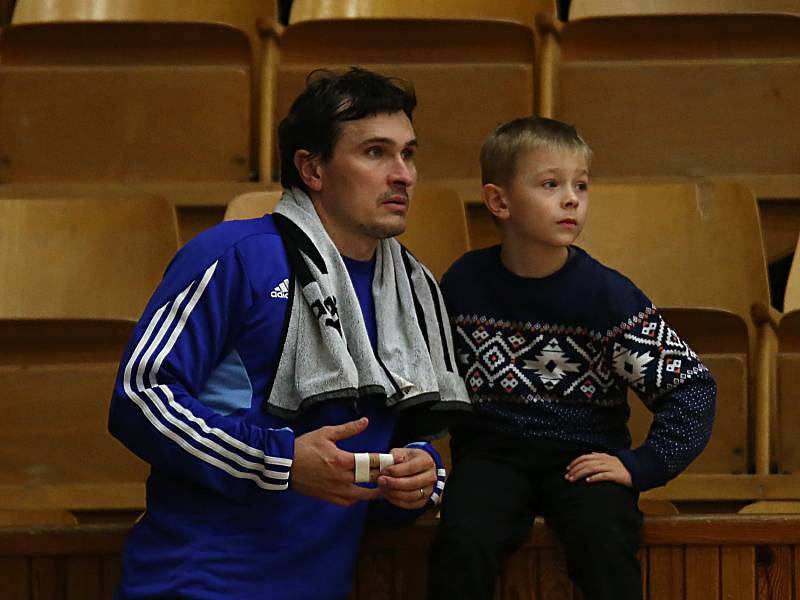 Bojovné Benátky favorita potrápily, Kladno ale v euforii vítězí 3:1 // Kladno volejbal cz –  VK Benátky nad Jizerou  3 :1  ( – 21, 18,  20, 19 ), Extraliga volejbalu, Kladno, 10. 12. 2016