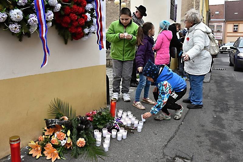 Vzpomínku na válečné veterány uctili také ve Slaném.