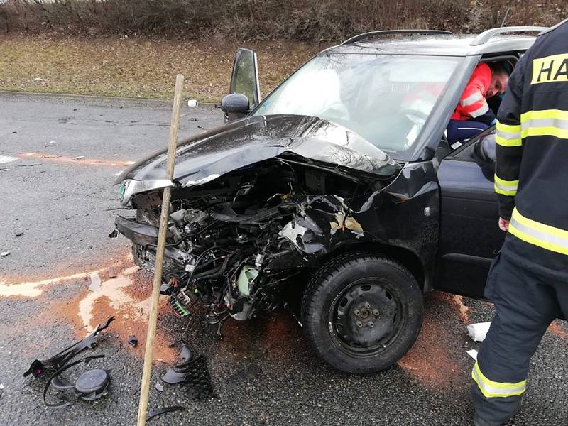 Dopravní nehoda na dálnici D6 ve směru na Prahu.