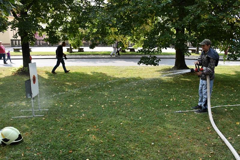 V sobotu se v Lidicích uskutečnil 3. ročník spanilé jízdy veteránů všech kategoriích.