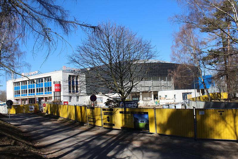 Rekonstrukce zimního stadionu pokročila (stav 13. března 2022).