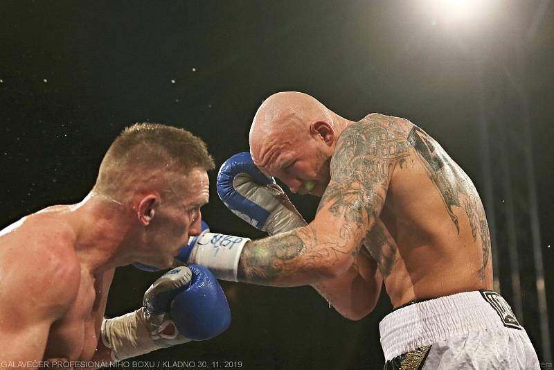 Stanislav Eschner vs Marek Andrýsek //  Galavečer profesionálního boxu BOXING LIVE / Kladno 30. 11. 2019