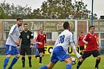 Krajský přebor: Slaný (v bílém) přejelo doma Hvozdnici 6:1.