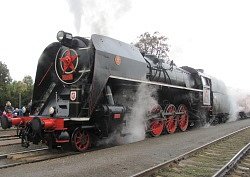 Kladnem projela parní lokomotiva Šlechtična.