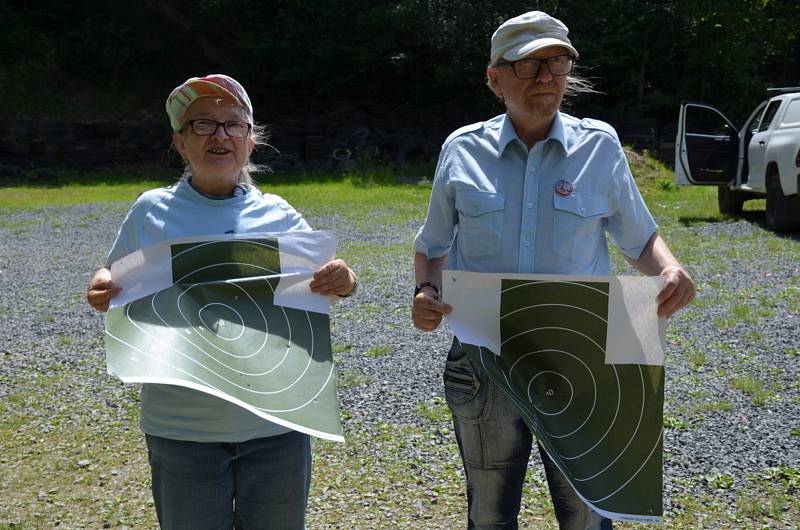 Kladenští legionáři stříleli na Rudě, na start soutěže se jich postavilo čtyřiatřicet.