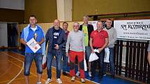 První ročník turnaje veteránů basketbalu ve Slaném se vydařil.