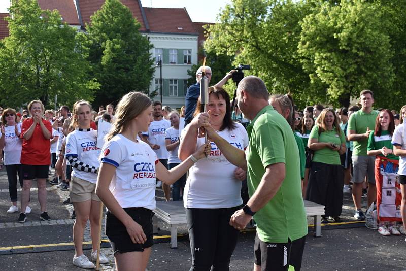 Ze zahájení 5. ročníku Olympiády dětí a mládež ve Slaném.