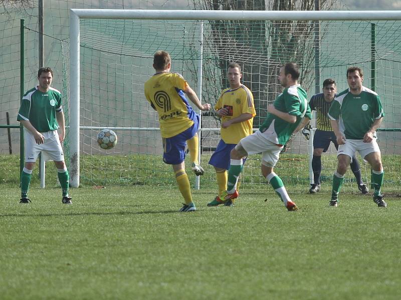 Černá neděle v Hostouni. AFK vyfoukl Sokolu body po neskutečném obratu //  Sokol Hostouň - AFK Loděnice 3:4 (3:1) , utkání I.A, tř. 2013/14, hráno 30.3.2014