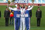 Sedmibojařka AC Tepo Kladno Eliška Klučinová (vlevo)  touží po olympijském limitu. 