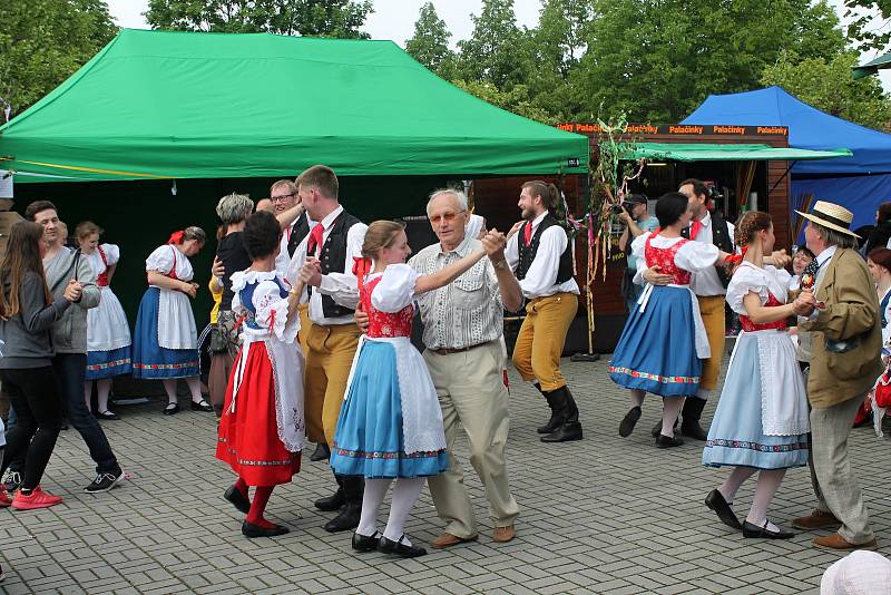 Na lánské návsi se uskutečnila Májová veselice.