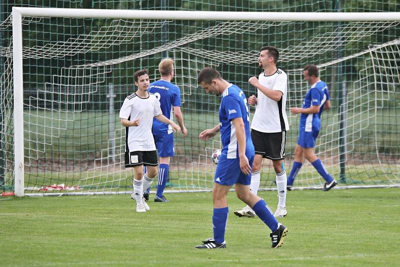 TJ SK Hřebeč - TK Slovan Lysá nad Labem 4:1 (3:0), KP 4. 6. 2022