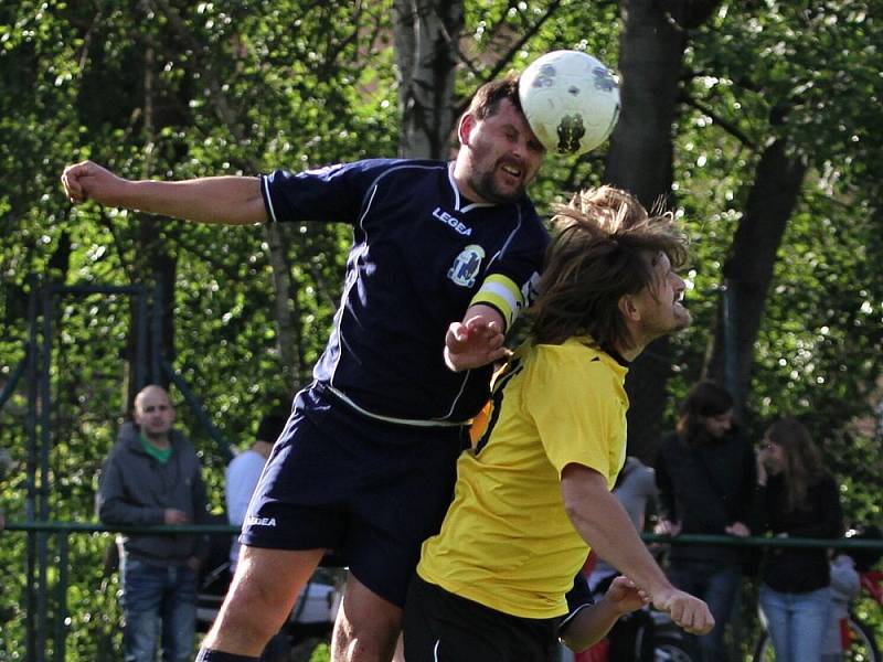 III.B.: Jedomělice po 23 letech do přeboru! Fanklub Zlonic, klobouk dolů!