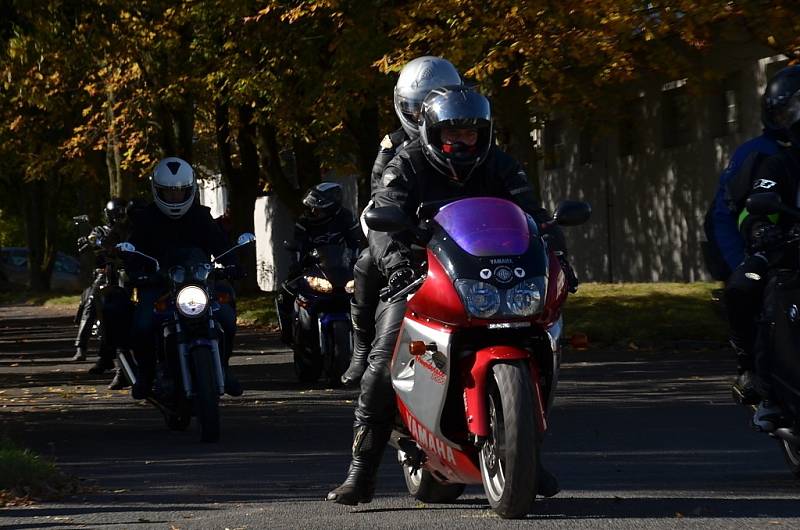 Poslední zahřátí výfuků uspořádali stochovští motorkáři.