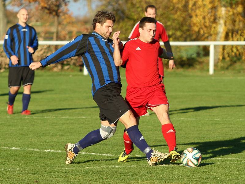 Nervozní a nepřesně vedený "Sokolský souboj" vygradoval do předčasného ukončení za stavu 3:4 // OP: Sokol Lidice - Sokol Klobuky 3:4, hráno 31. 10. 2015