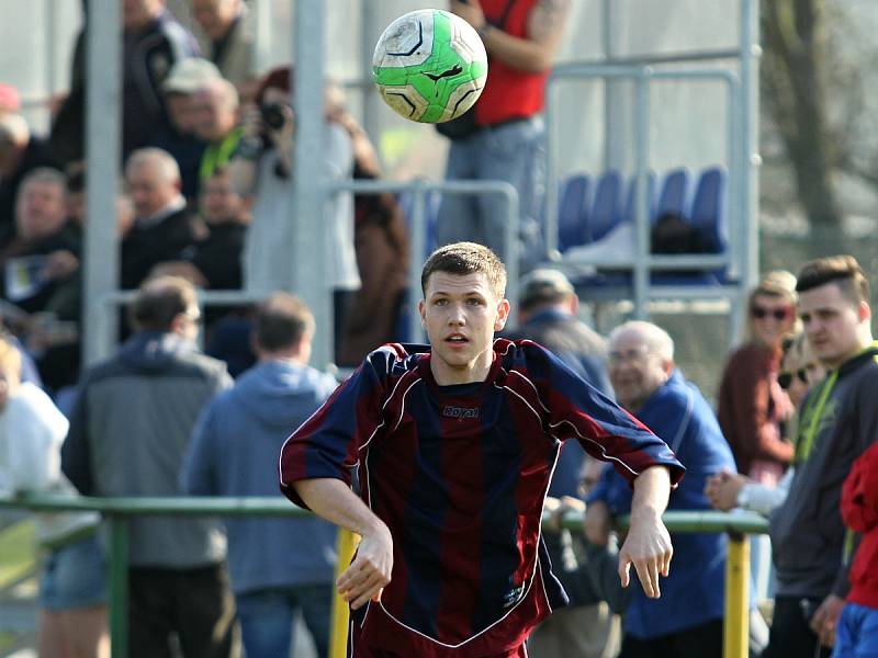 Záhadné nedělní odpoledne, Novo nasázelo 4 branky a Unhošť vyhrála 3:1 ... // TJ Unhošť - Tělovýchovná jednota NOVOMĚSTSKÝ Kladno 3:1  , utkání I.B, tř. 2013/14, hráno 30.3.2014