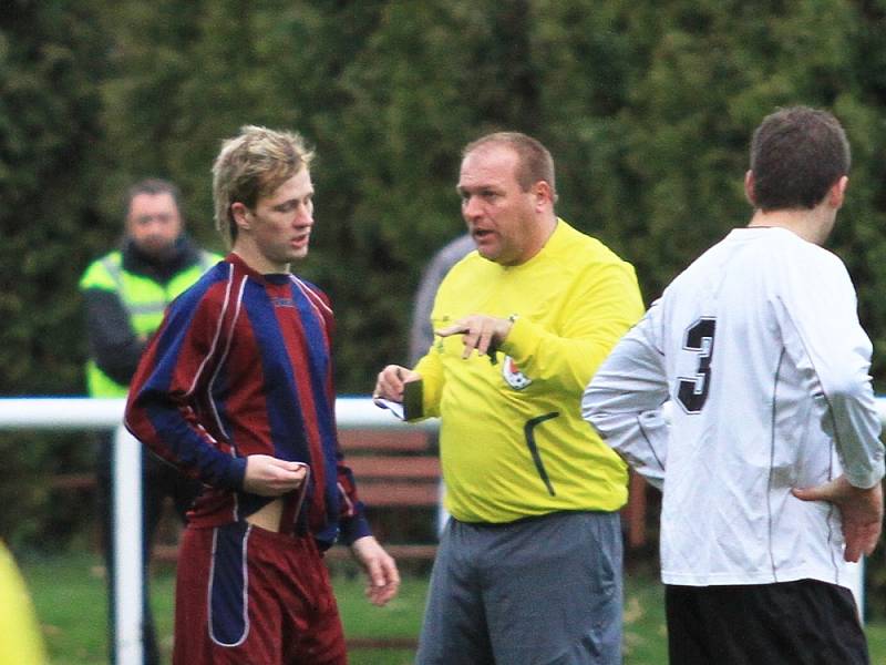 Unhošť v Lidicích vyrovnaně, leč s nepřesnou muškou. // Lidice - Unhošť 2:0, I.B.tř. sk.A, 7. 11. 2012