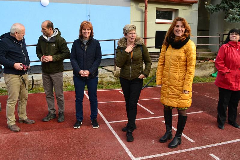 Ze slavnostního otevření parkourového a workoutového hřiště.