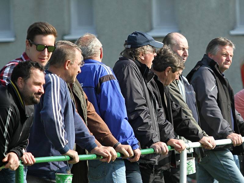 Černá neděle v Hostouni. AFK vyfoukl Sokolu body po neskutečném obratu //  Sokol Hostouň - AFK Loděnice 3:4 (3:1) , utkání I.A, tř. 2013/14, hráno 30.3.2014