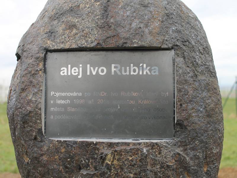 Přátelské setkání v aleji Ivo Rubíka a požehnání kameni