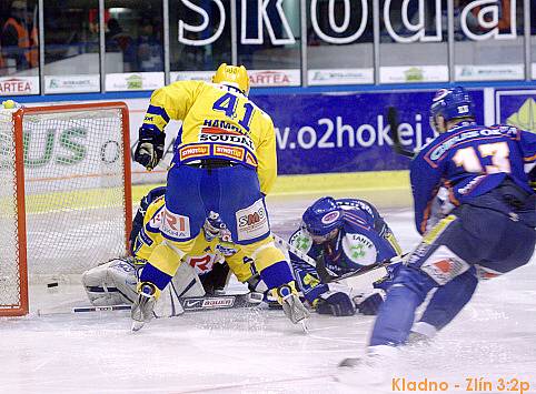 Pavel Patera střílí branku, vyrovnáno 1:1