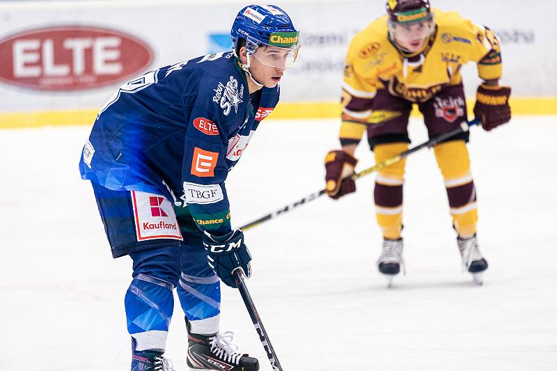 Šlágr Chance ligy ozdobil první start Jaromíra Jágra v sezoně. Jeho Kladno porazilo Jihlavu po obratu 7:5. Šimon Jelínek