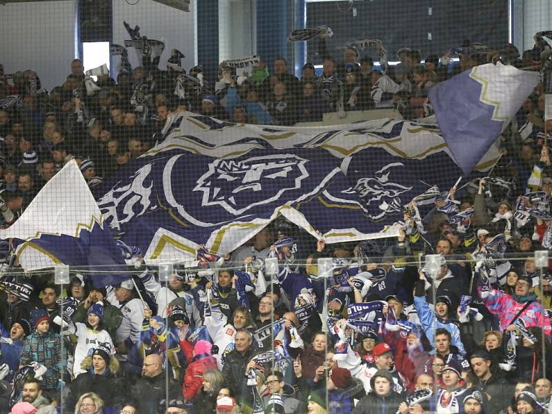 Čtvrté semifinále play off - Kladno (v modrém) hostilo České Budějovice.