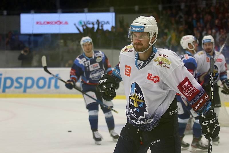 Hokejové Kladno hostilo v extralize Brno, Jaromír Jágr přivítal Tomáše Plekance. David Stach.