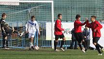 Kladno přenechalo důležité body Měcholupům // SK Kladno -SK Horní Měcholupy 1:3 (0:2) , utkání 14.k. CFL. ligy 2012/13, hráno 10.11.2012