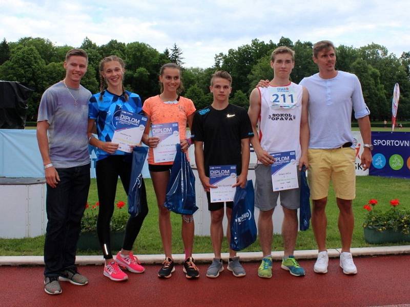 Finále 49. ročníku Poháru rozhlasu a ŠLZS se na kladenském Sletišti zúčastnily školy z celé republiky, a také hvězdy Pavel Maslák, Adam Sebastian Helcelet nebo Pavel Holuša. 