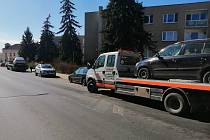 Dopravní nehoda tří aut ve Slaném u hřbitova 27. března 2022.