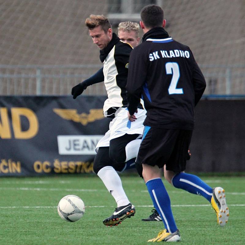 SK Kladno (v černém) si poradilo na Vyšehradu s Hořovickem 2:0. 