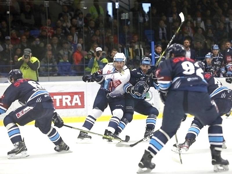 8. kolo extraligy hokeje, Kladno v bílém hostilo Liberec