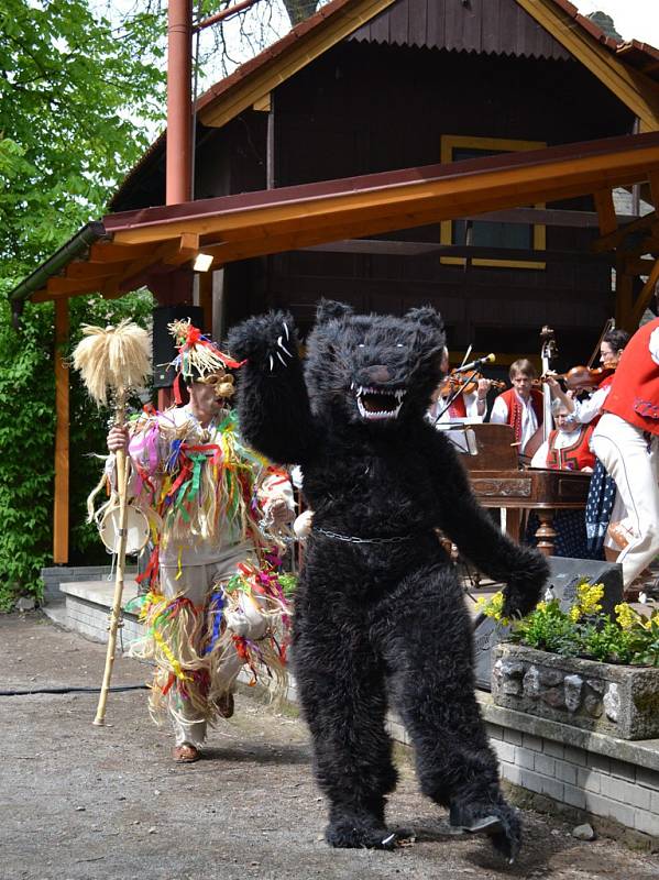 Středočeský folklorní festival Tuchlovická pouť se konal počtyřiadvacáté.