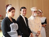 Den otevřených dveří ve Střední škole služeb a řemesel ve Stochově v duchu první republiky.